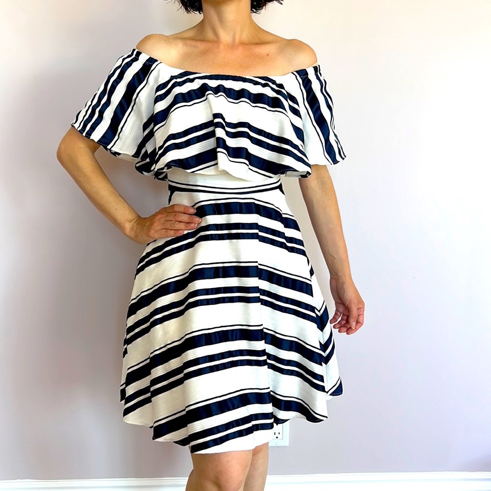 Belle Badgley Mischka striped dress off shoulder size 2